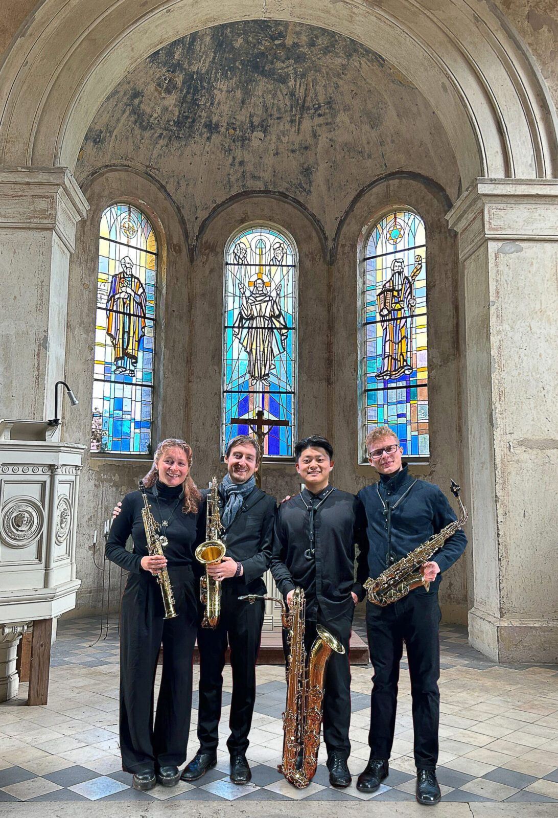 Das Berliner Saxophon Quartett Gingko (Foto sh. Anhang) Lilly Paddags (Sopransaxophon), Phillip Stockmann (Altsaxophon), Simon Lindner (Tenorsaxophon), Boliang Liu (Baritonsaxophon)